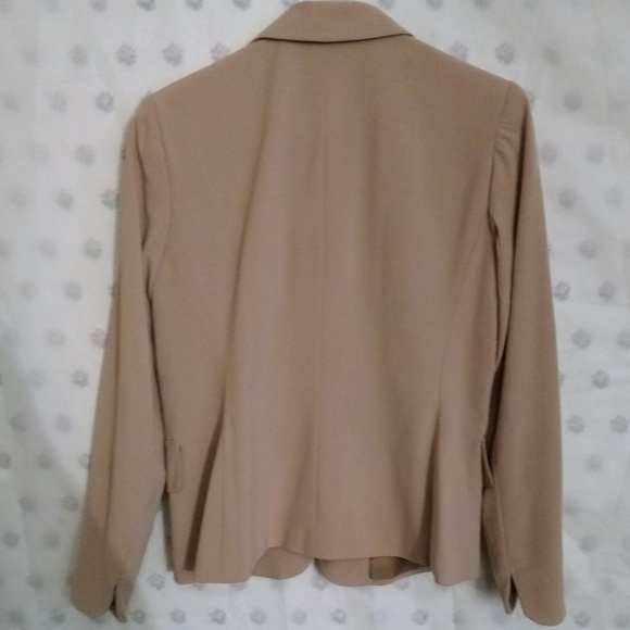 Leslie Fay Creme Blazer - Picture 2 of 8